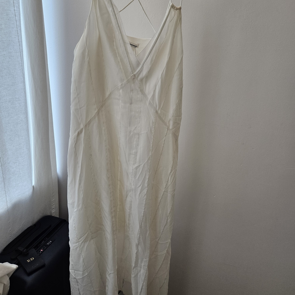Club Monaco Elegant White Maxi Summer Dress/Slip
